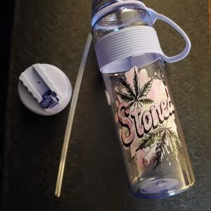 Stylish Transparent Water Bottle with Leaf Design Carry Handle For Convenience